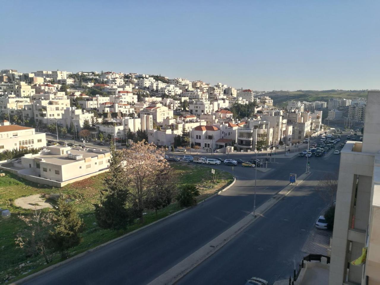 Dair Ghbar Gate Apartments Amman Luaran gambar